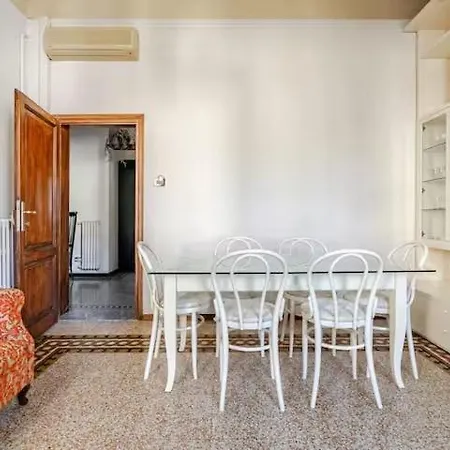 Florence Homestay Apartment
