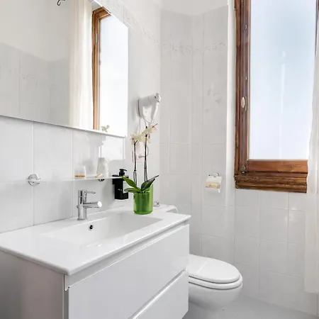 Florence Homestay Apartment Apartamento *